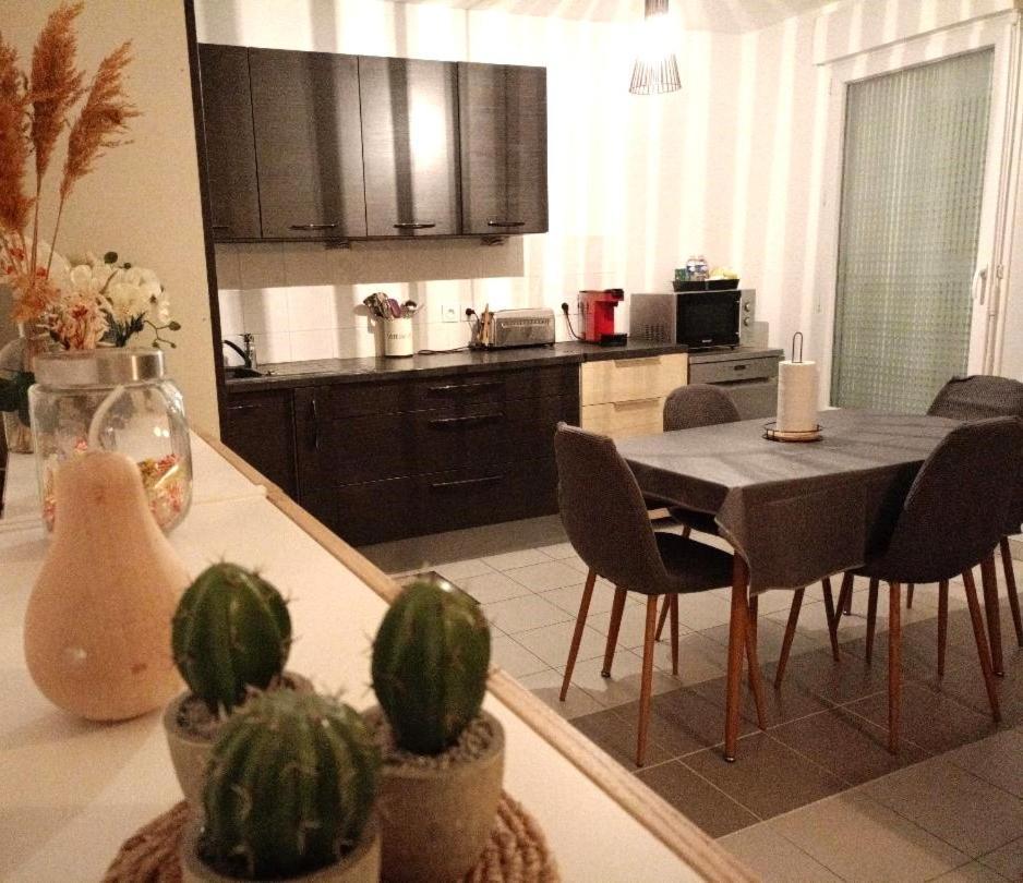 Superbe Appartement ,Proche De Paris, Dans Residence Privee , Ideal Familles, Parking Et Wifi Gratuits! ! ! Vitry-sur-Seine Exterior photo