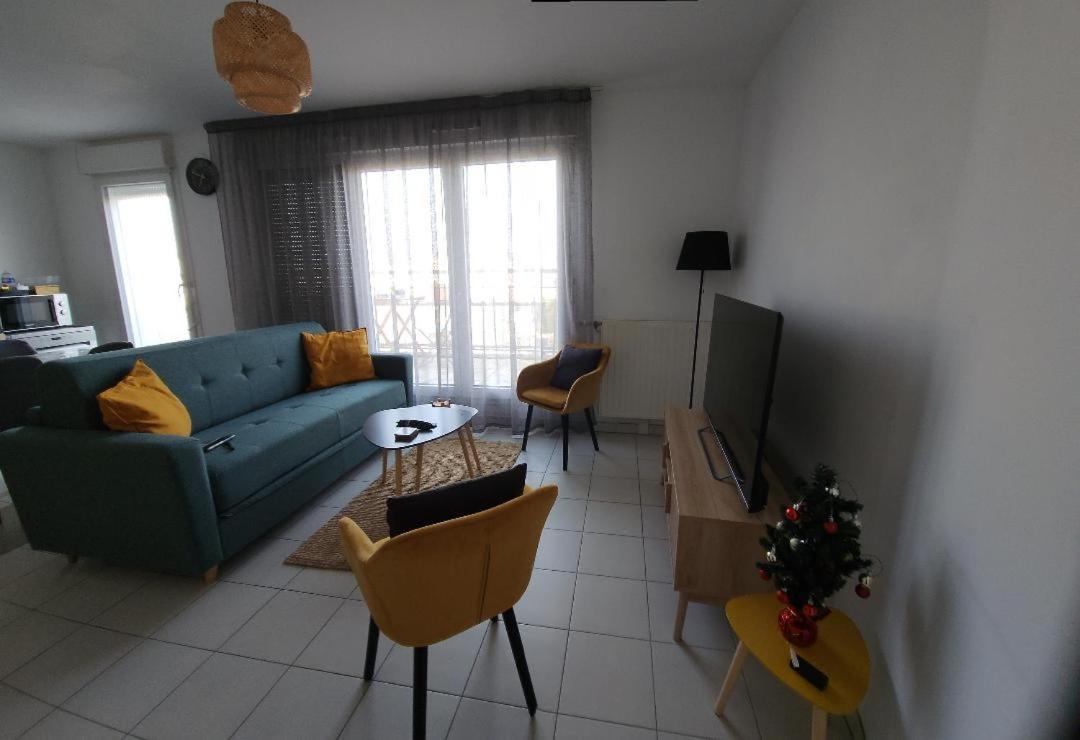 Superbe Appartement ,Proche De Paris, Dans Residence Privee , Ideal Familles, Parking Et Wifi Gratuits! ! ! Vitry-sur-Seine Exterior photo
